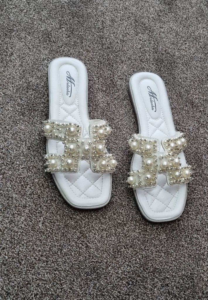 Nieuwe slipper maat 41, Slippers, Wit, Nieuw, Ophalen of Verzenden
