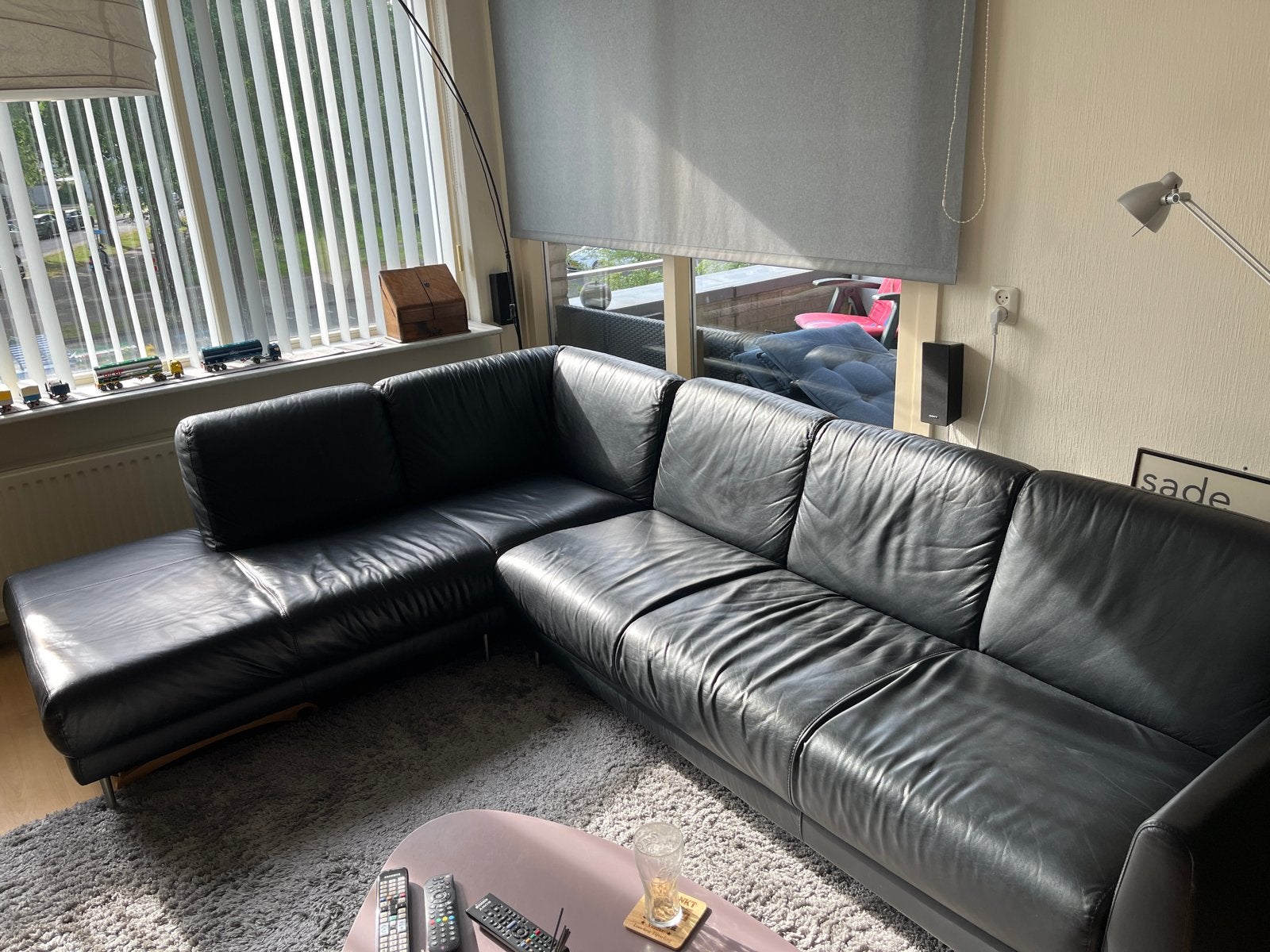 IKEA Hoekbank van zwart leer, Huis en Inrichting, Banken | Bankstellen, Ophalen, Gebruikt, Minder dan 75 cm, 150 tot 200 cm