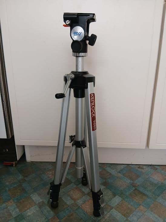 Kenlock videocamera statief, Zo goed als nieuw, 175 cm of meer, Met balhoofd, Ophalen of Verzenden