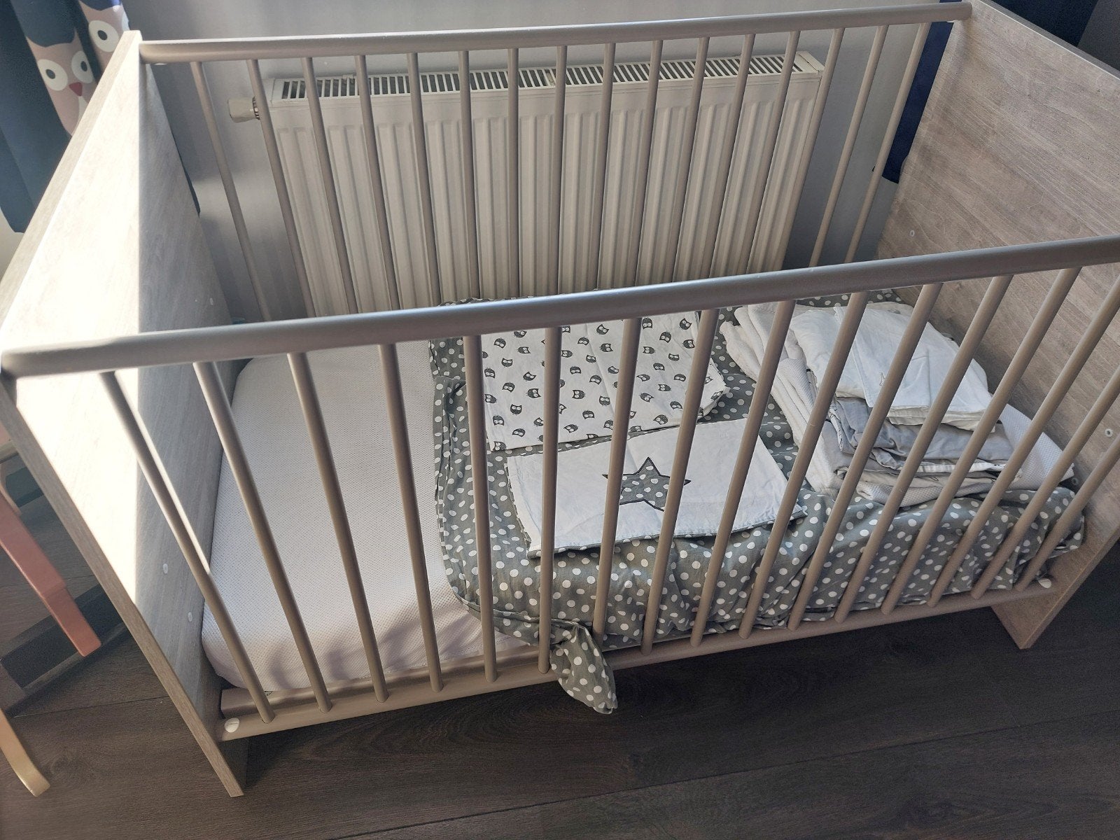 Ledikant met nieuw matras en bedlinnen, Ophalen, Zo goed als nieuw, Ledikant
