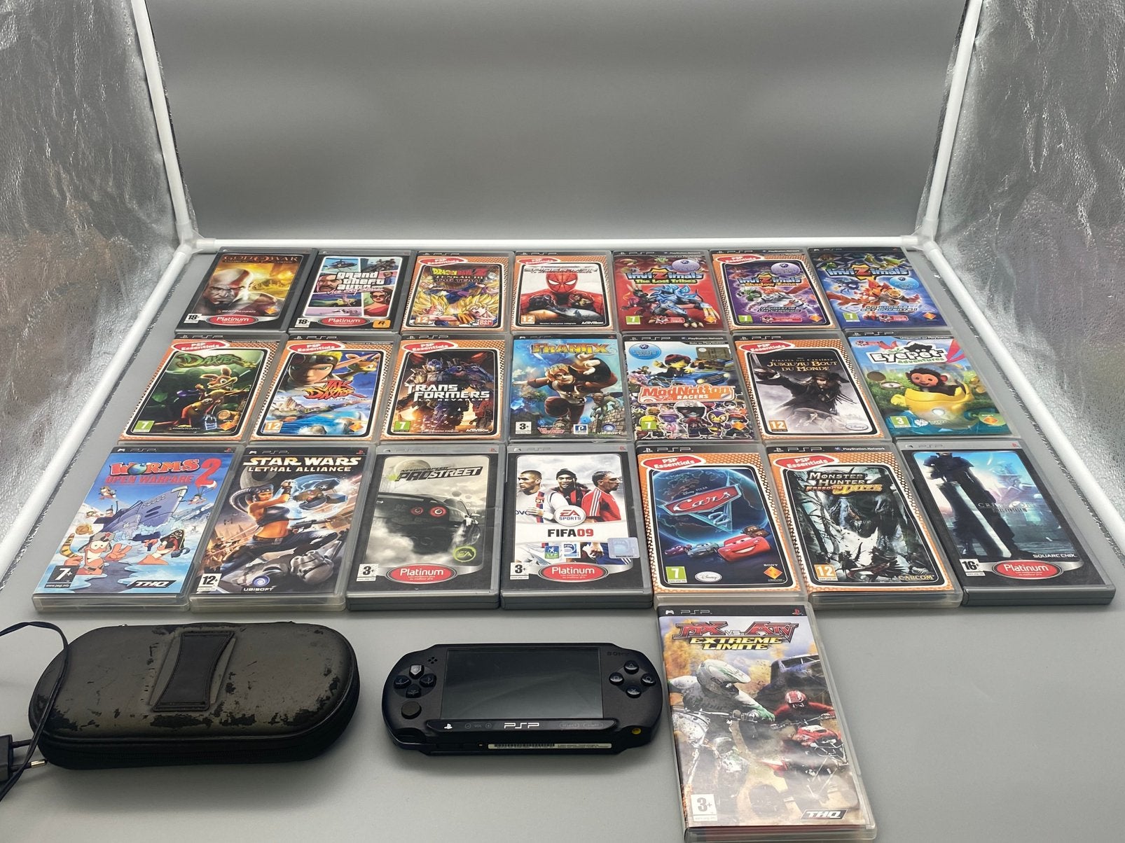 PlayStation Portable Bundel - Games + PSP E-1004 Handheld, Met games, Zwart, Sony Computer Entertainment, Ophalen of Verzenden