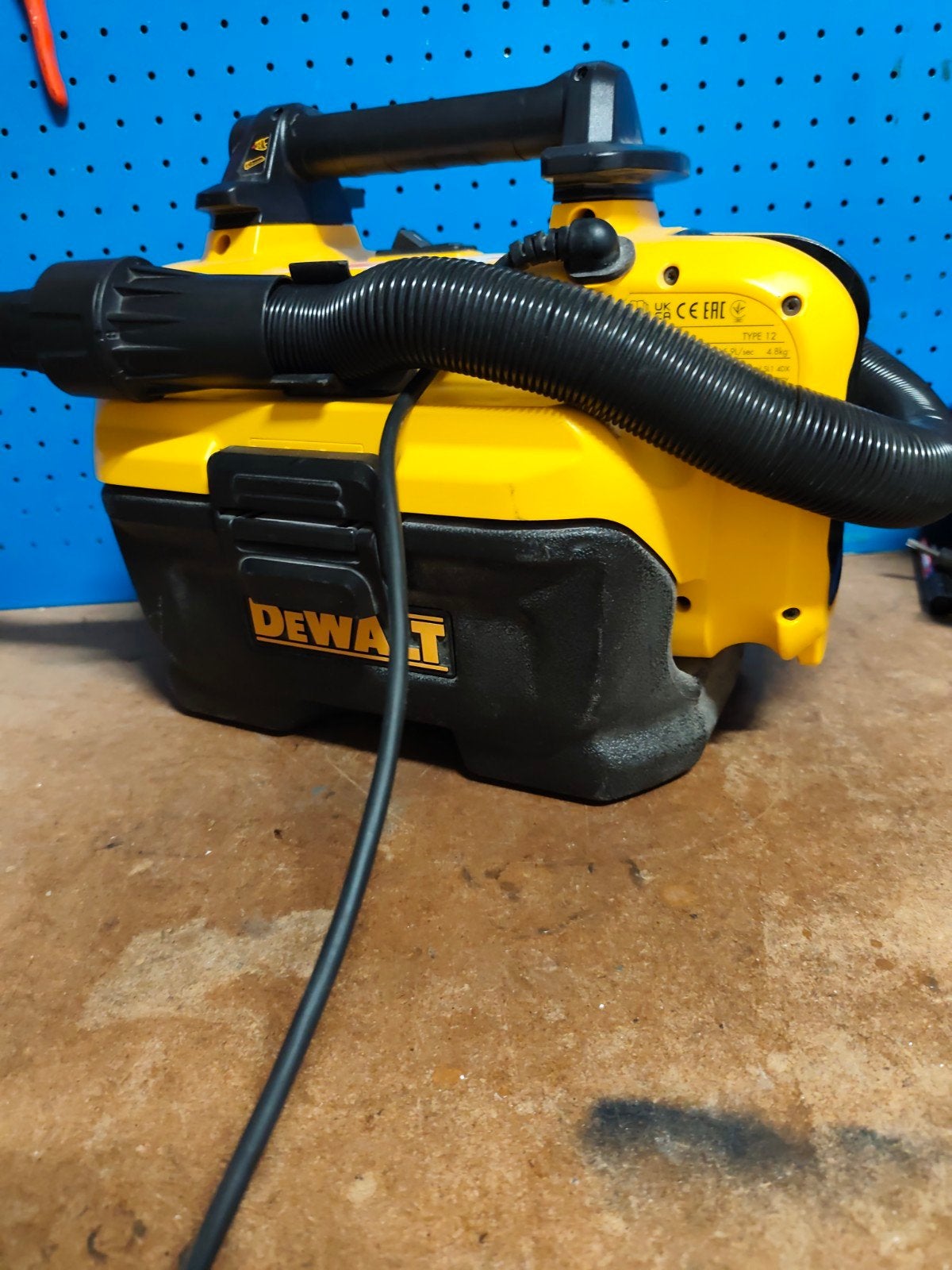 DeWalt 18v accu nat en droog stofzuiger, Ophalen of Verzenden, Zo goed als nieuw, 1200 watt of meer, Overige typen