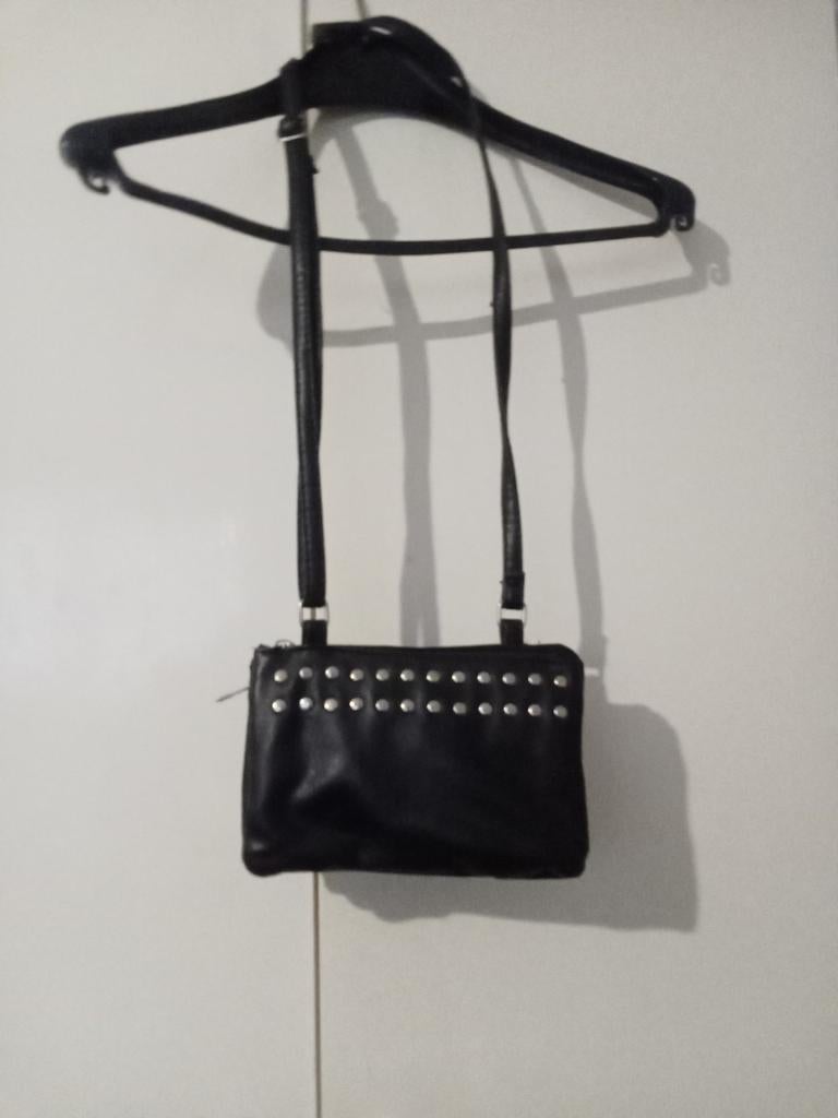 Zwart tasje met studs, Ophalen of Verzenden