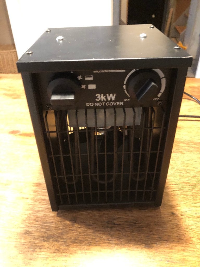 Kleine blaas ventilator 230 volt ook verwarmen, Tafel- of Grondventilator, Minder dan 60 m³, 3 snelheden of meer, Ophalen of Verzenden