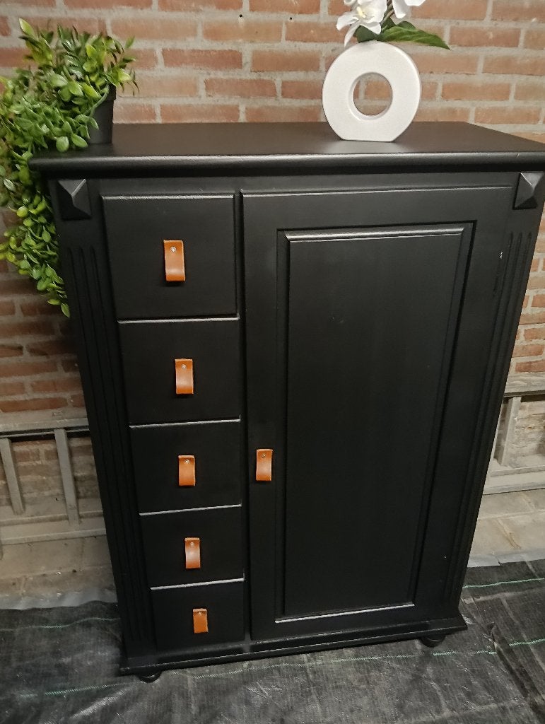 Zwarte meidenkast - spekkast - kledingkast, Ophalen, Gebruikt, Kast, 105 cm of meer
