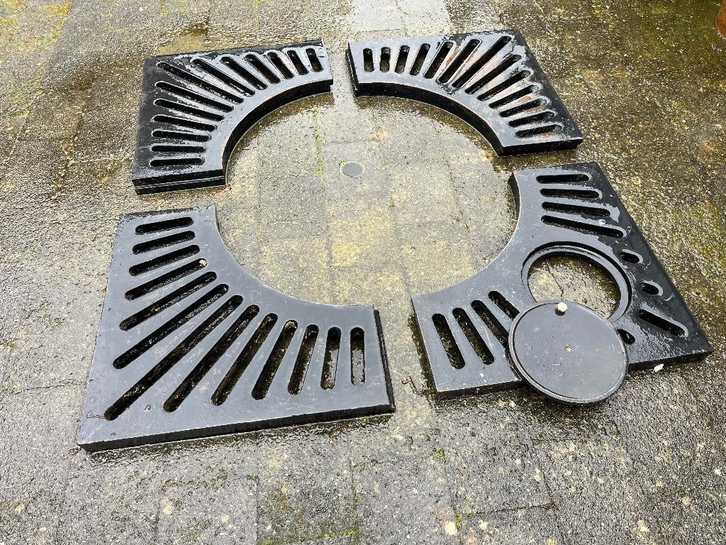 Gietijzeren boomrooster uit vier delen, Tuin en Terras, Ophalen, Bloeit niet, Halfschaduw, Overige soorten