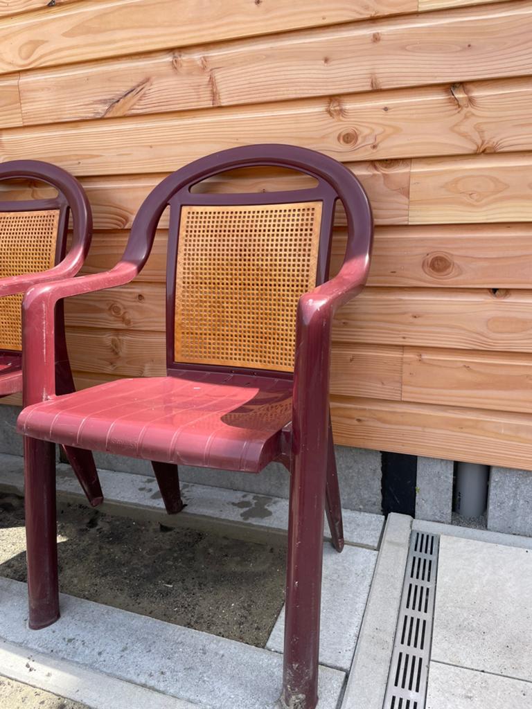 GRATIS - 5x plastic tuinstoelen, Ophalen, Gebruikt, Plastic, Stapelbaar