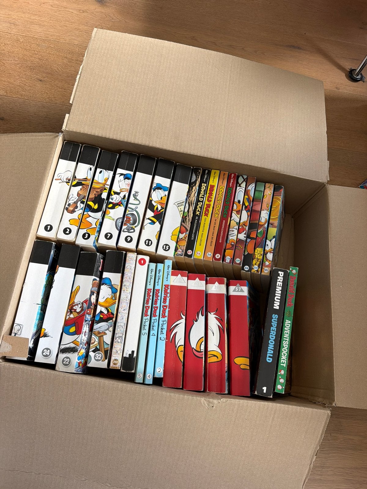 Doos vol Donald Duck pockets - 32 stuks, Boeken, Meerdere stripboeken, Ophalen of Verzenden, Gelezen