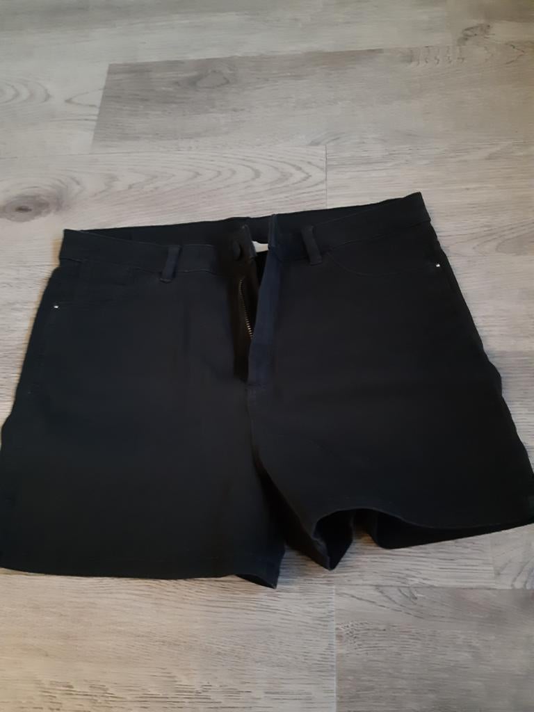 Korte broek Clockhouse, Kort, Zwart, Maat 46/48 (XL) of groter, Ophalen of Verzenden