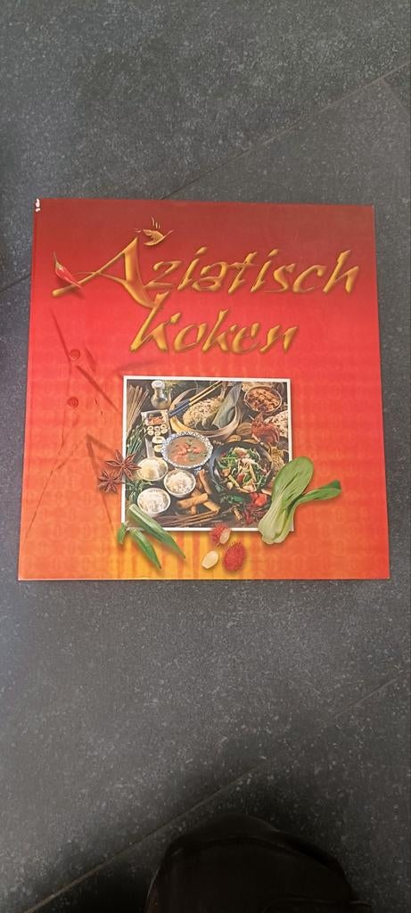 Kookboek Aziatisch Koken - Complete Set, Gelezen, Azië en Oosters, Gezond koken, Ophalen of Verzenden