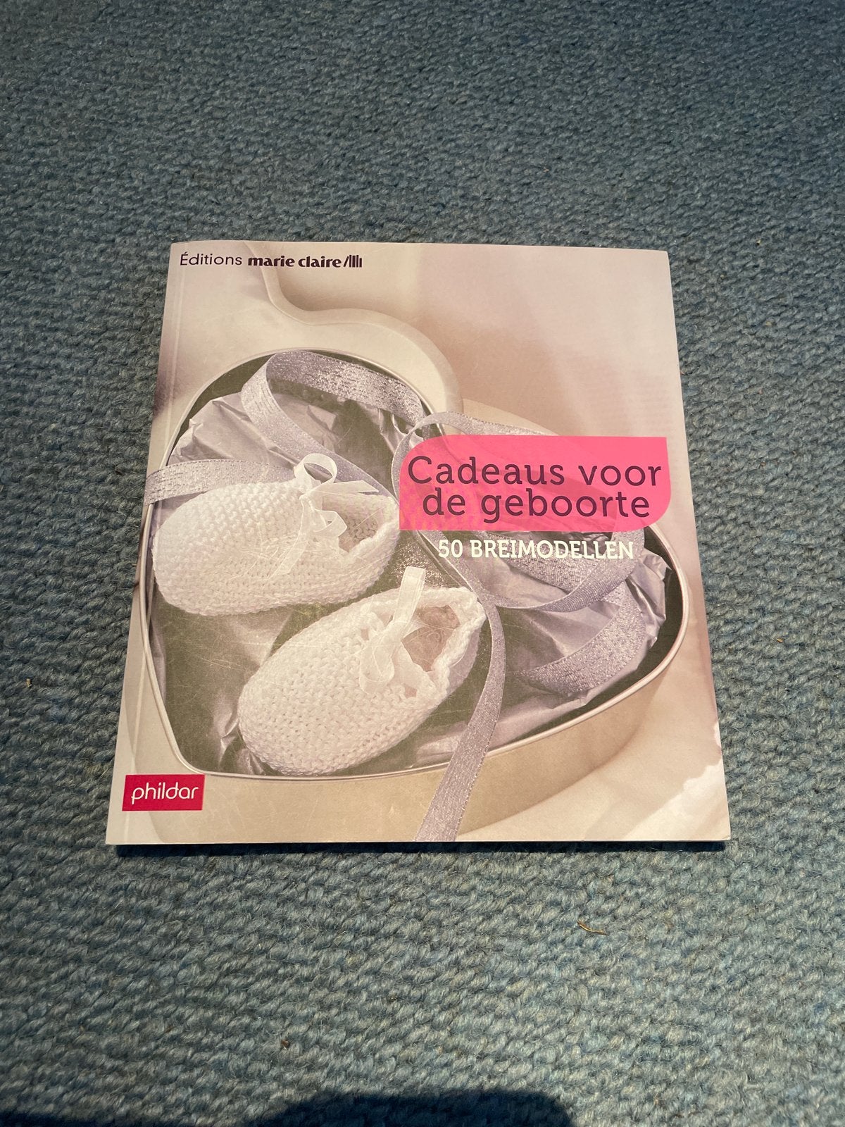 Breiboek: Cadeaus voor de geboorte - Zo goed als nieuw, Ophalen of Verzenden, Zo goed als nieuw, Breien, Patroon of Boek