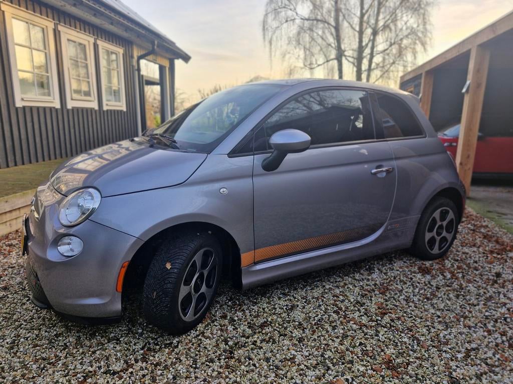Elektrische Fiat 500 E, Auto's, Fiat, Automaat, Zwart, Elektrisch, 112 pk