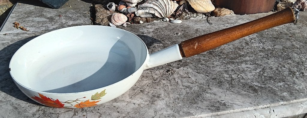 FE BELGIUM Maple Leaf vintage gietijzer koekenpan 24cm (G338, Huis en Inrichting, Keuken | Potten en Pannen, Pannenkoekenpan, Gietijzer