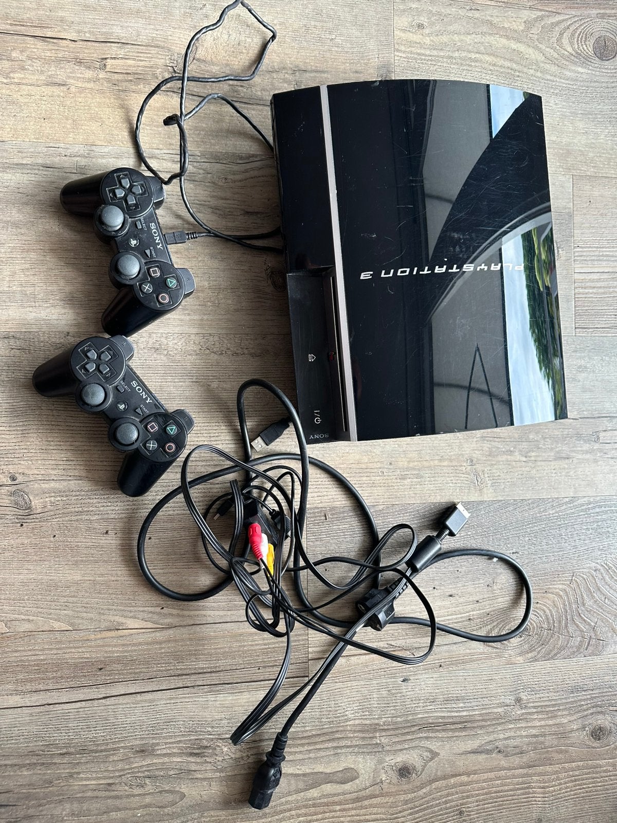 Playstation 3 met 22 spellen en 2 controllers., Met games, Phat, Met 2 controllers, Ophalen of Verzenden