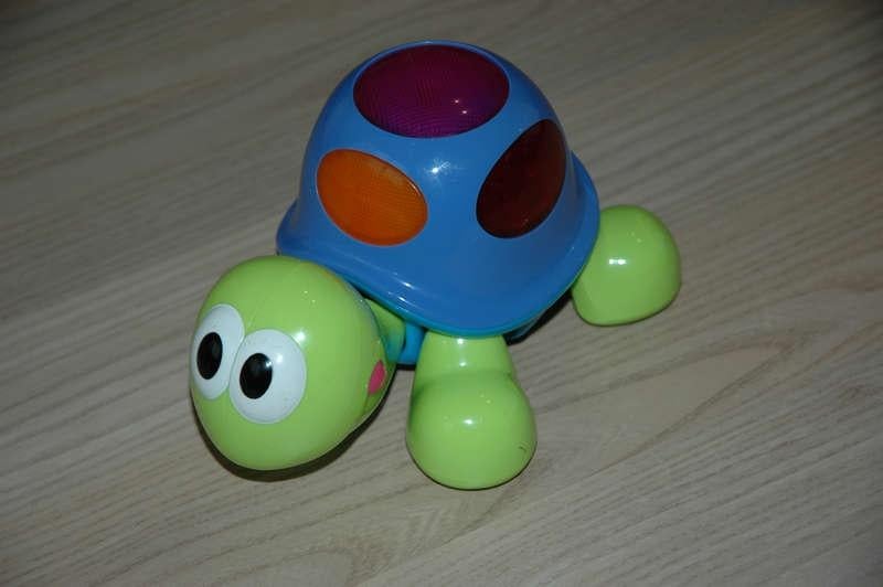 Wandelende schildpad met diverse muziekjes en lichtjes, Ophalen of Verzenden, Zo goed als nieuw, Overige typen, Met licht
