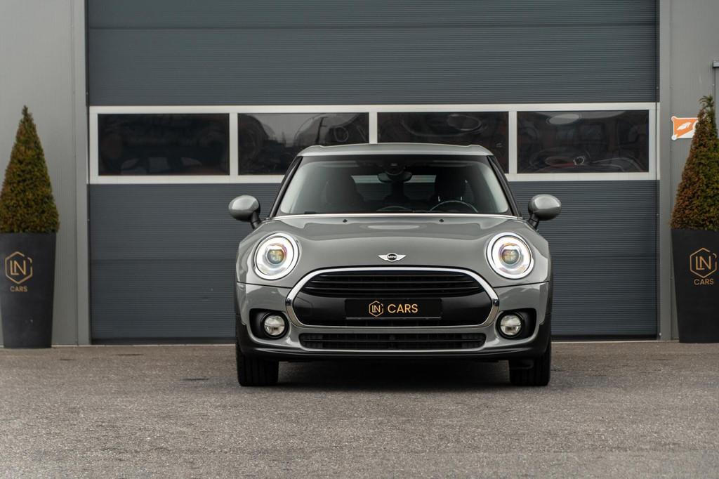 Mini Clubman 1.5 One Chili Serious Business | MOONWALK GREY, Auto's, Mini, Voorwielaandrijving, Stof, Gebruikt, Met garantie (alle)