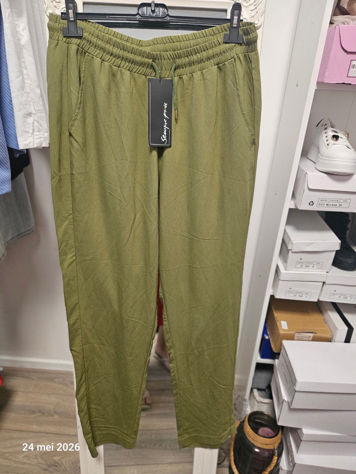 Broek van Sempre Piu maat 44, Kleding | Dames, Nieuw, Ophalen of Verzenden, Broek of Spijkerbroek, Groen