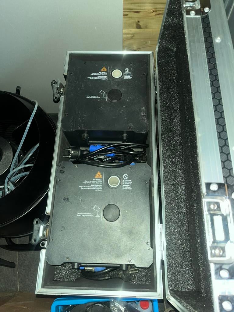 4 spark machines incl 2 cases, Ophalen, Zo goed als nieuw, Licht