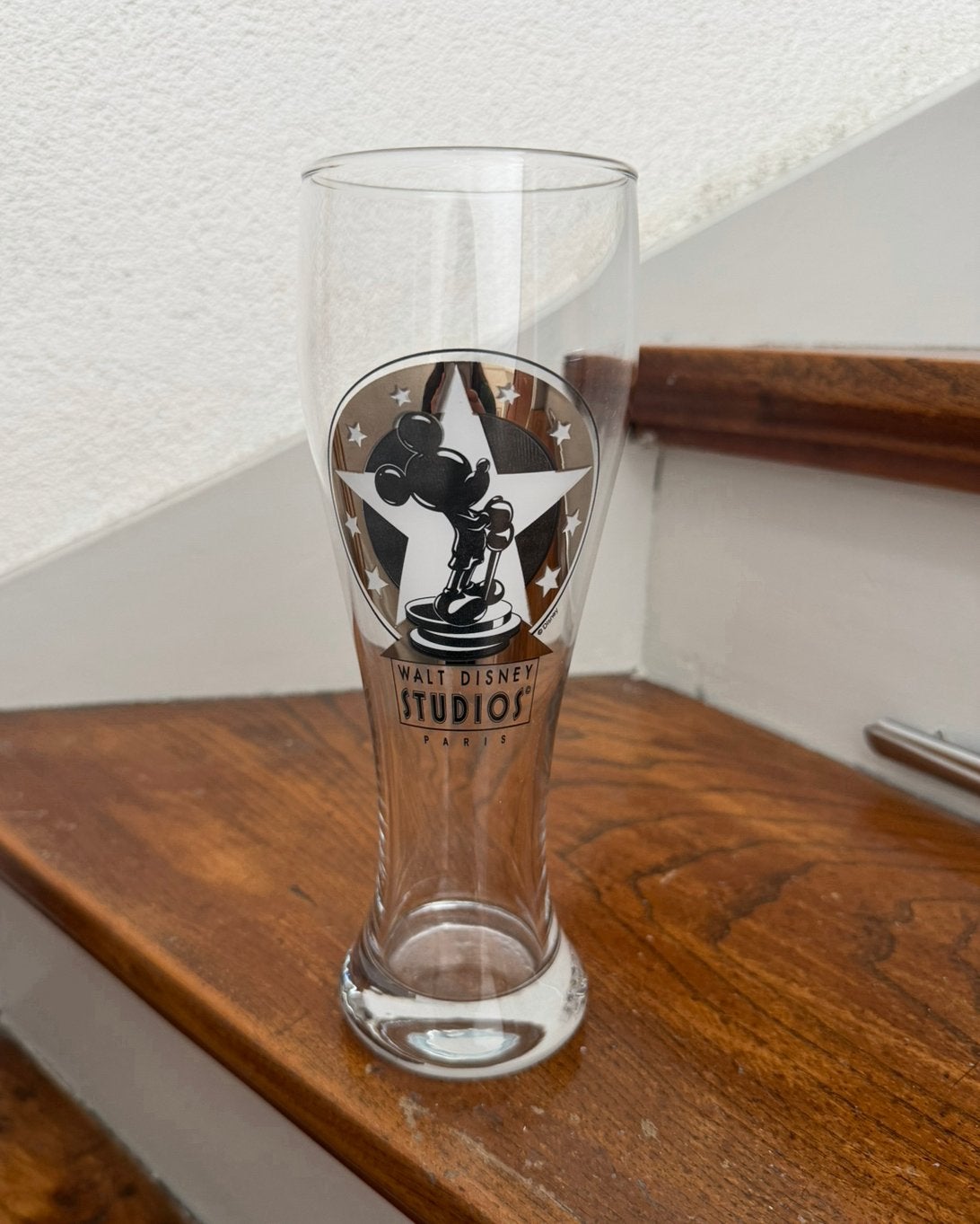 Walt Disney studios paris bierglas, Ophalen of Verzenden, Mickey Mouse, Zo goed als nieuw, Servies
