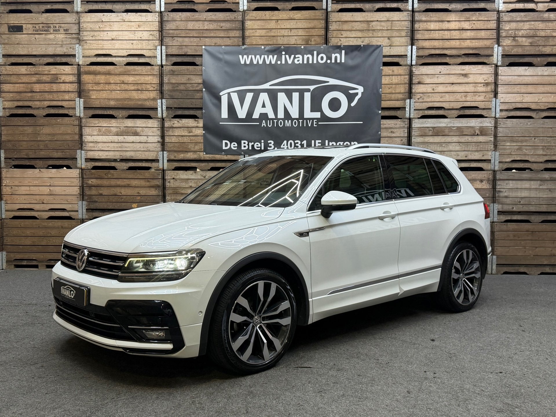 Volkswagen Tiguan 1.5 TSI ACT Highline Business R- Line Pano, Auto's, Stof, 4 cilinders, 150 pk, Wit