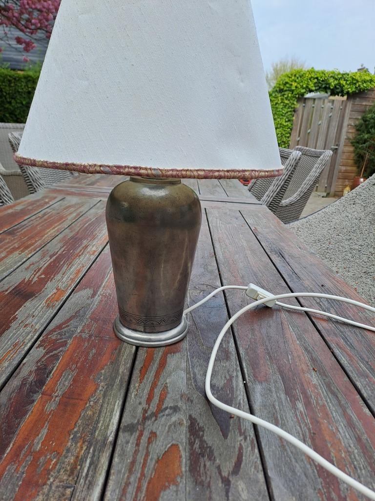 Tafellamp met zilvertinnen voet en stoffen kap, Ophalen of Verzenden