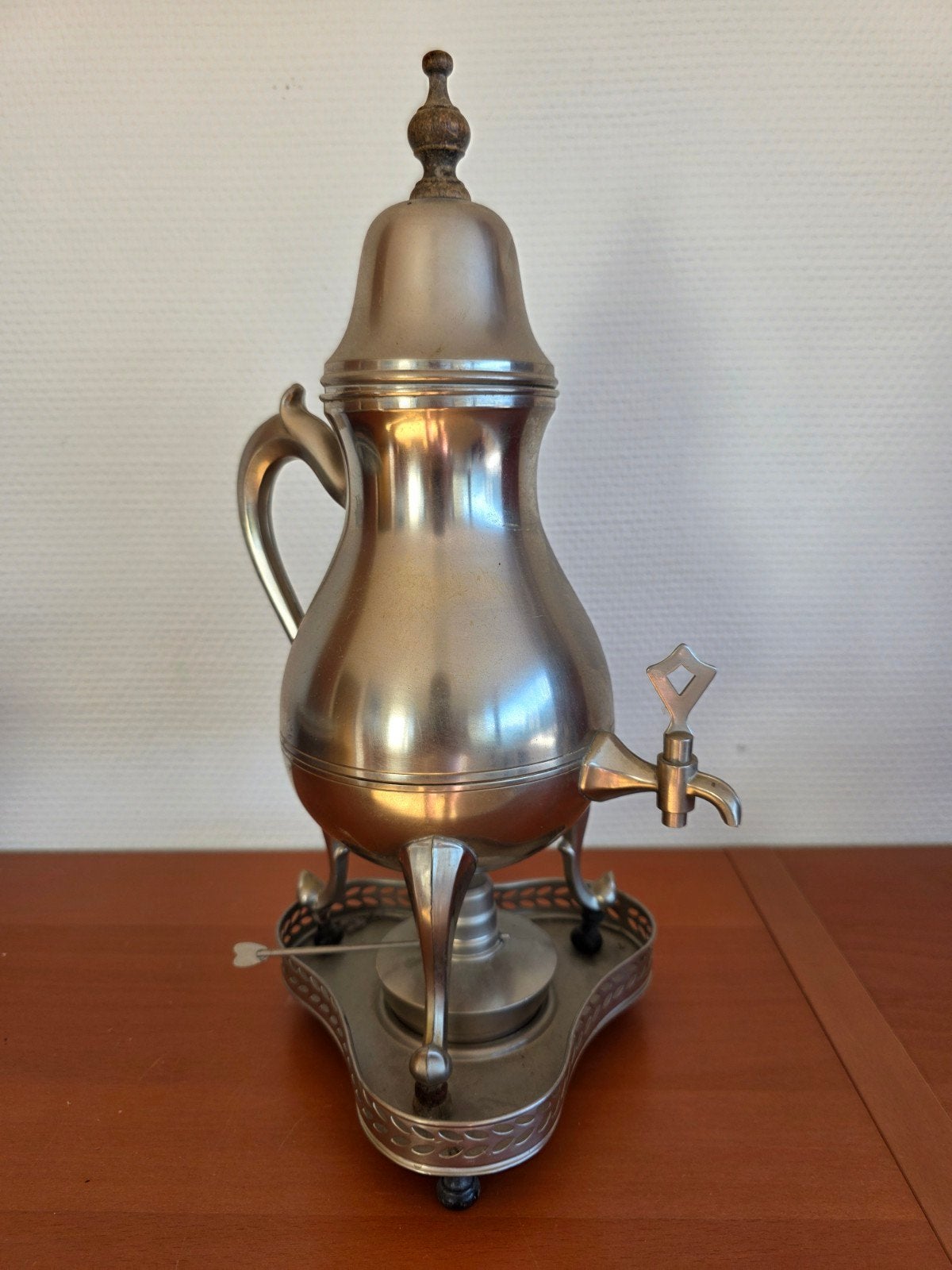 tussen kunst en kitch kavel met Antieke theeketel / samovar, Ophalen