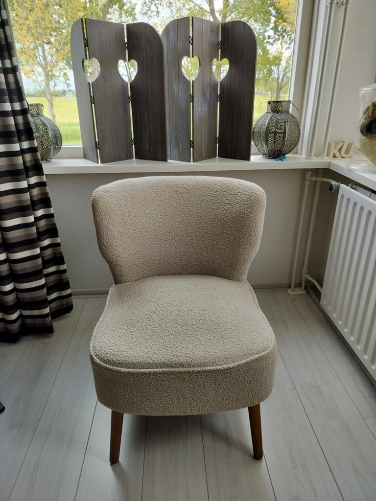 Leuk stoeltje. Creme teddy stof, Huis en Inrichting, Stoelen, Ophalen, Zo goed als nieuw, Stof, Eén