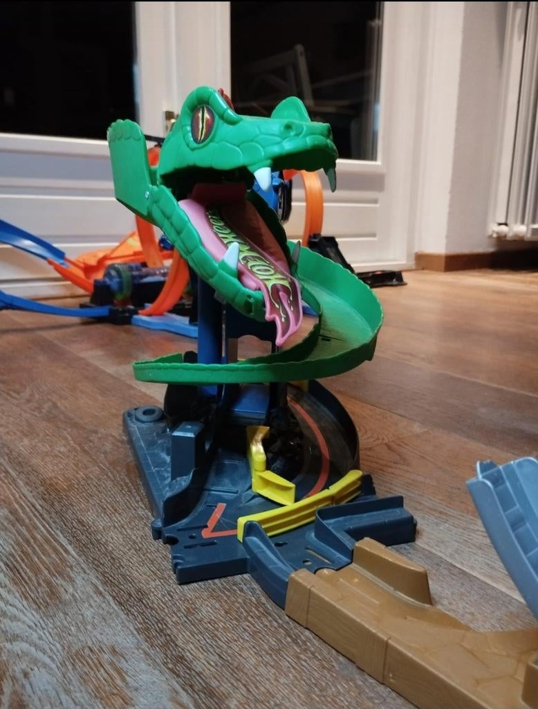 Hot Wheels Racebaan met Cobra en Looping, Kinderen en Baby's, Speelgoed | Racebanen, Zelf te bouwen, Ophalen of Verzenden, Zo goed als nieuw