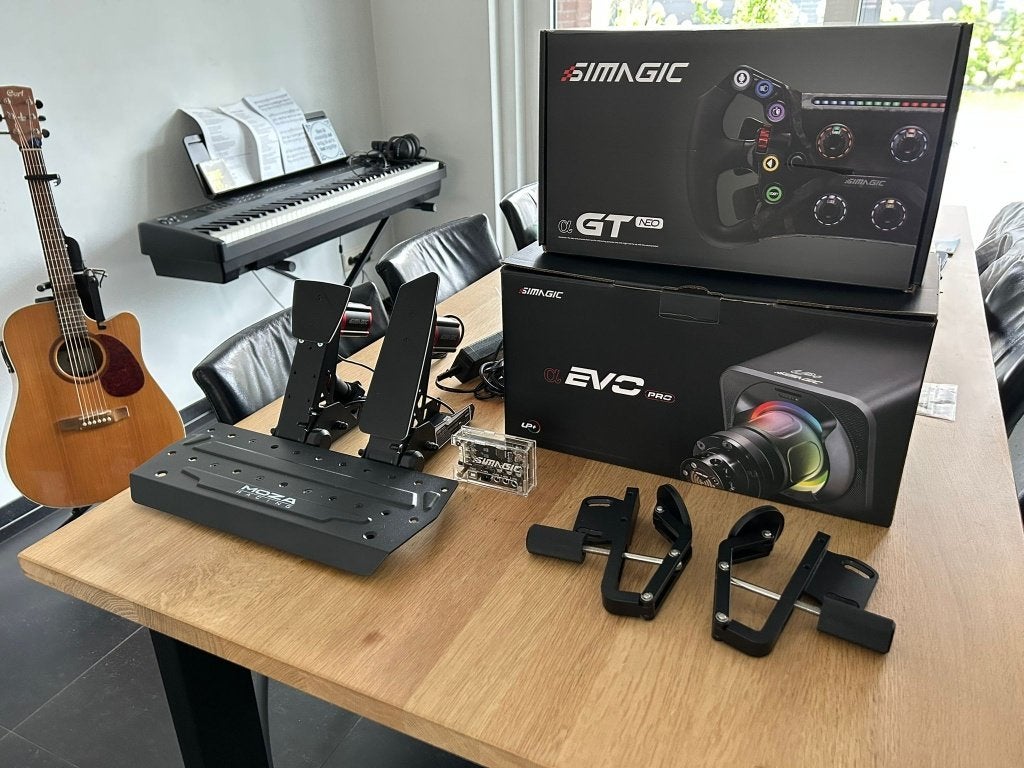 Simagic EVO Pro 18nm + Simagic GT NEO + Moza SR-P + Haptics, Ophalen, Overige merken, Zo goed als nieuw, PC