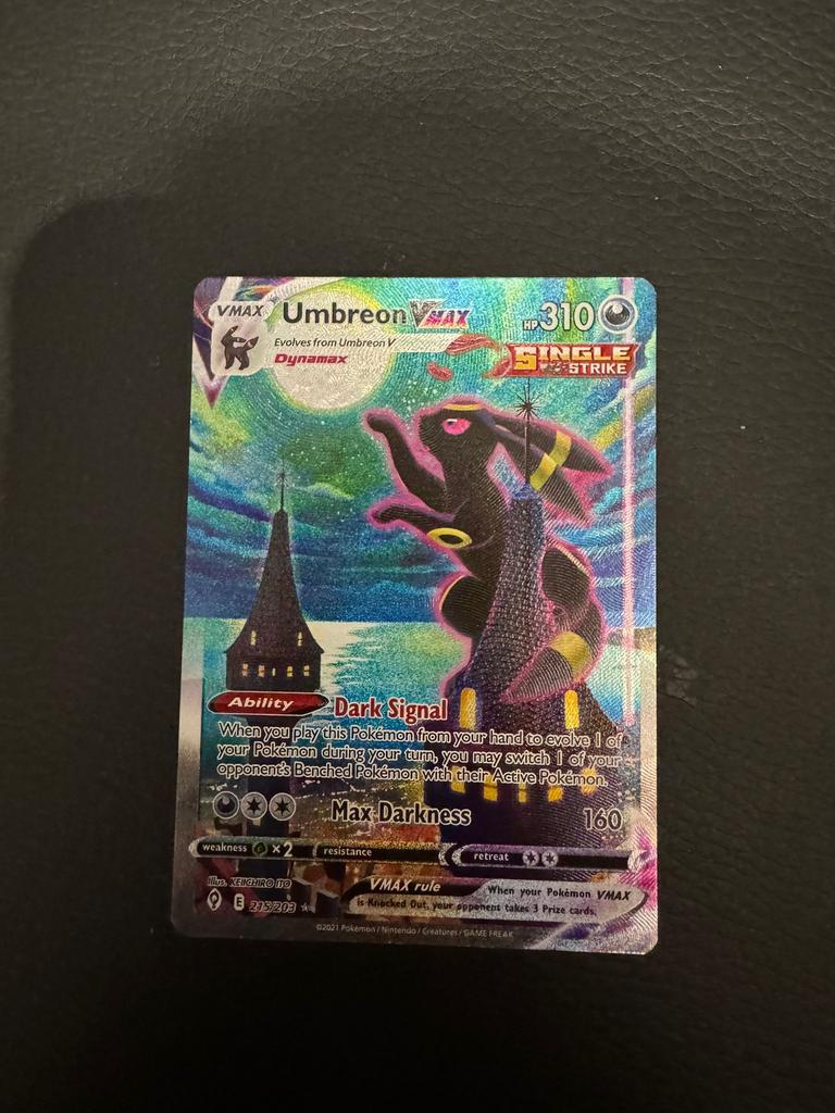 Umbreon VMAX 215, Ophalen of Verzenden, Zo goed als nieuw