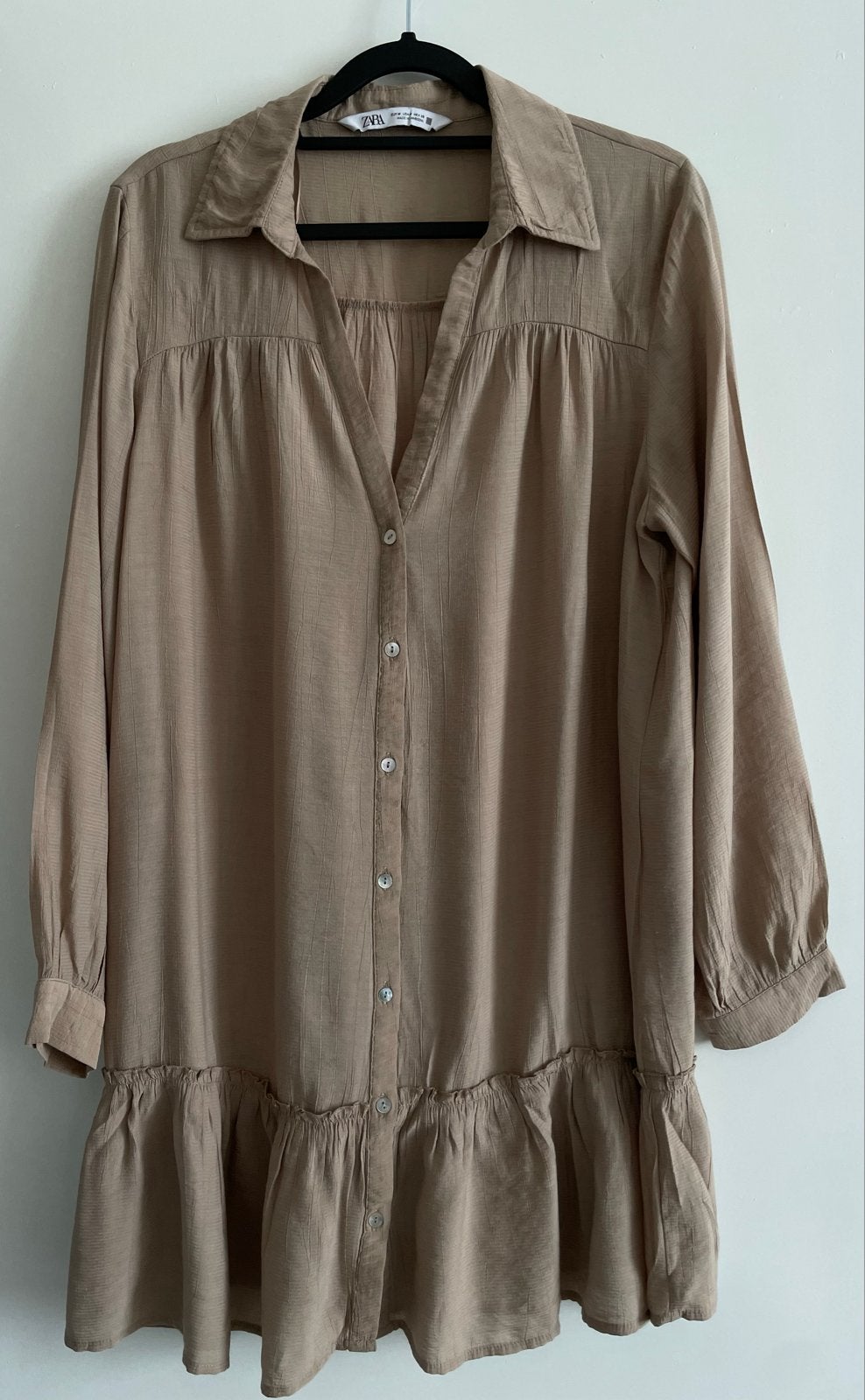 Zara beige blousejurk met ruches - Maat M, Maat 38/40 (M), Beige, Ophalen of Verzenden, Zo goed als nieuw