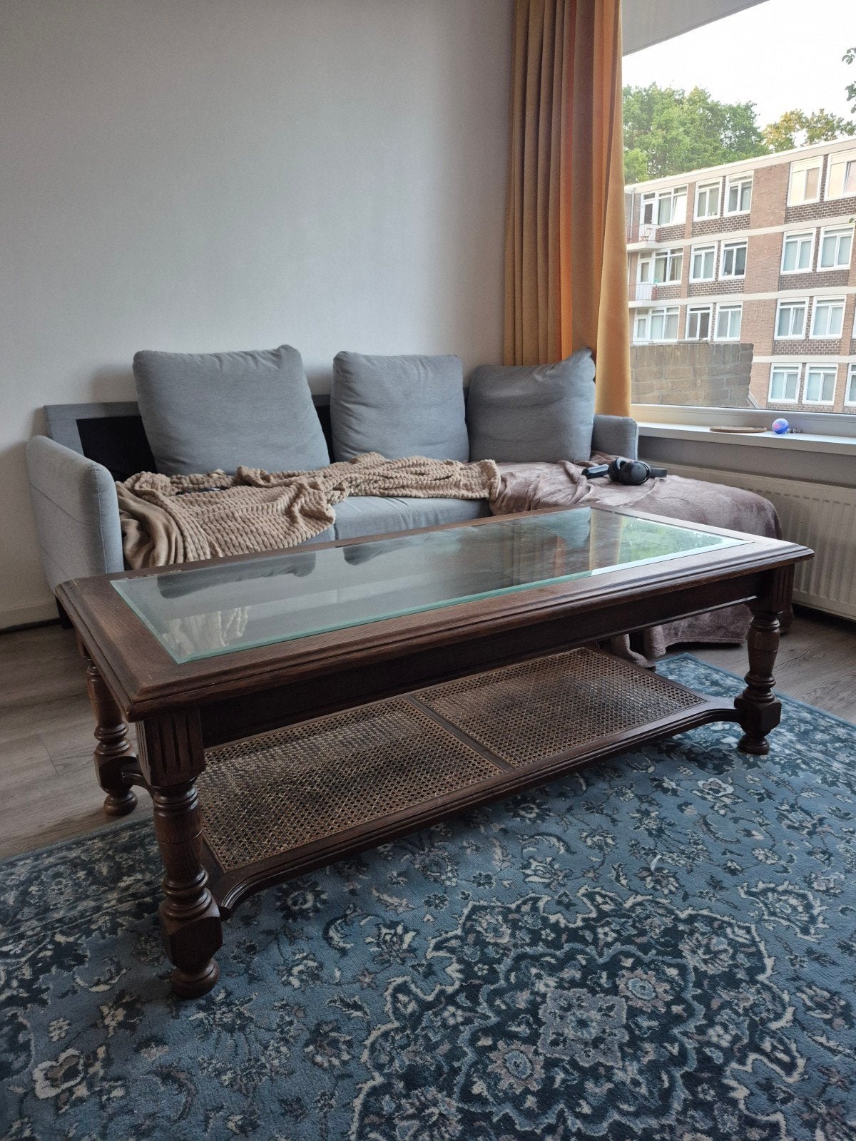 Vintage Salontafel met Glasplaat en Rotan Details, Ophalen, Gebruikt, 100 tot 150 cm, Glas