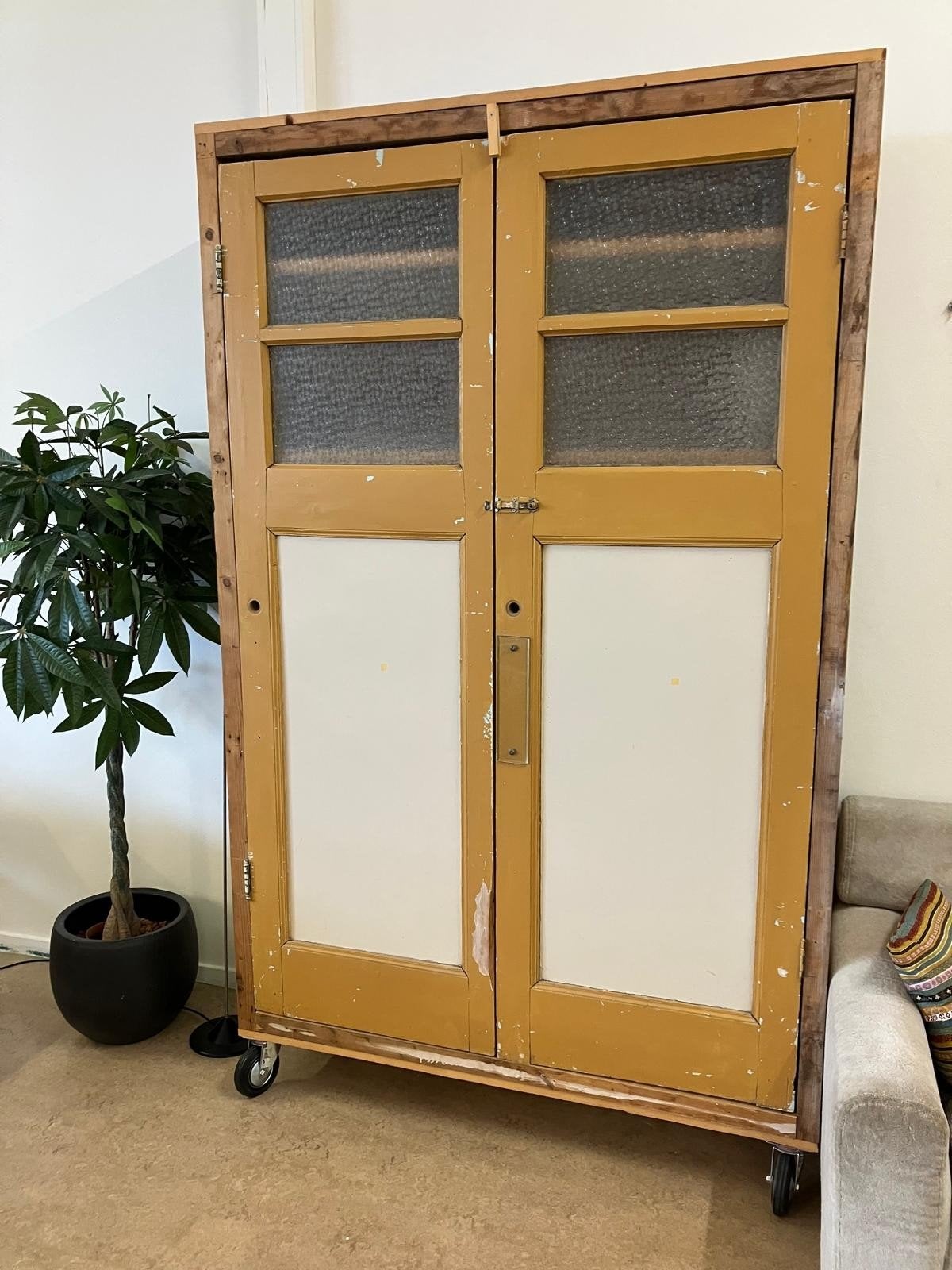 Steigerhouten kast met oude deurtjes, Huis en Inrichting, Kasten | Kledingkasten, Ophalen, 100 tot 150 cm, Landelijk, Industrieel, Vintage