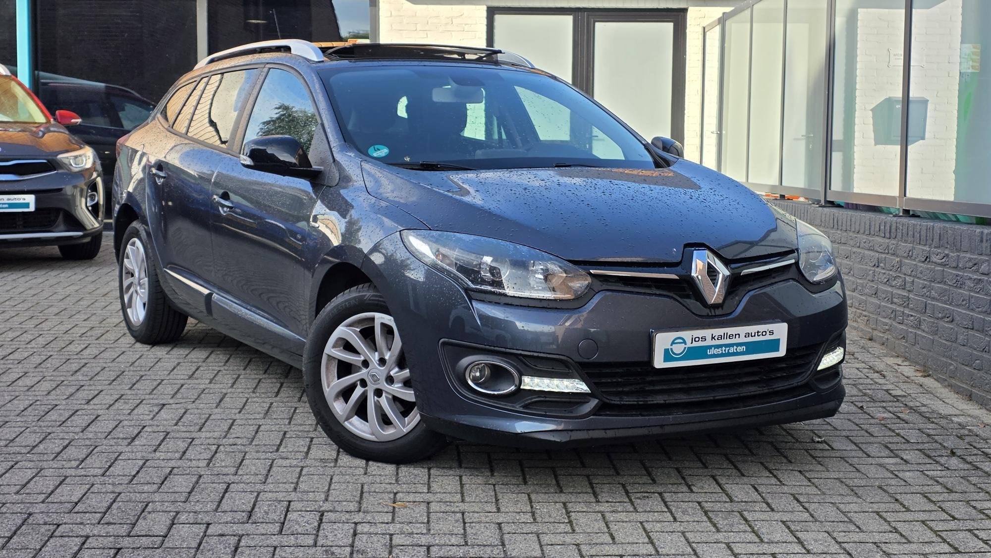 Renault Mégane Estate 1.2 TCe Limited 101pk Navigatie, Pano, Voorwielaandrijving, Stof, Gebruikt, Euro 6