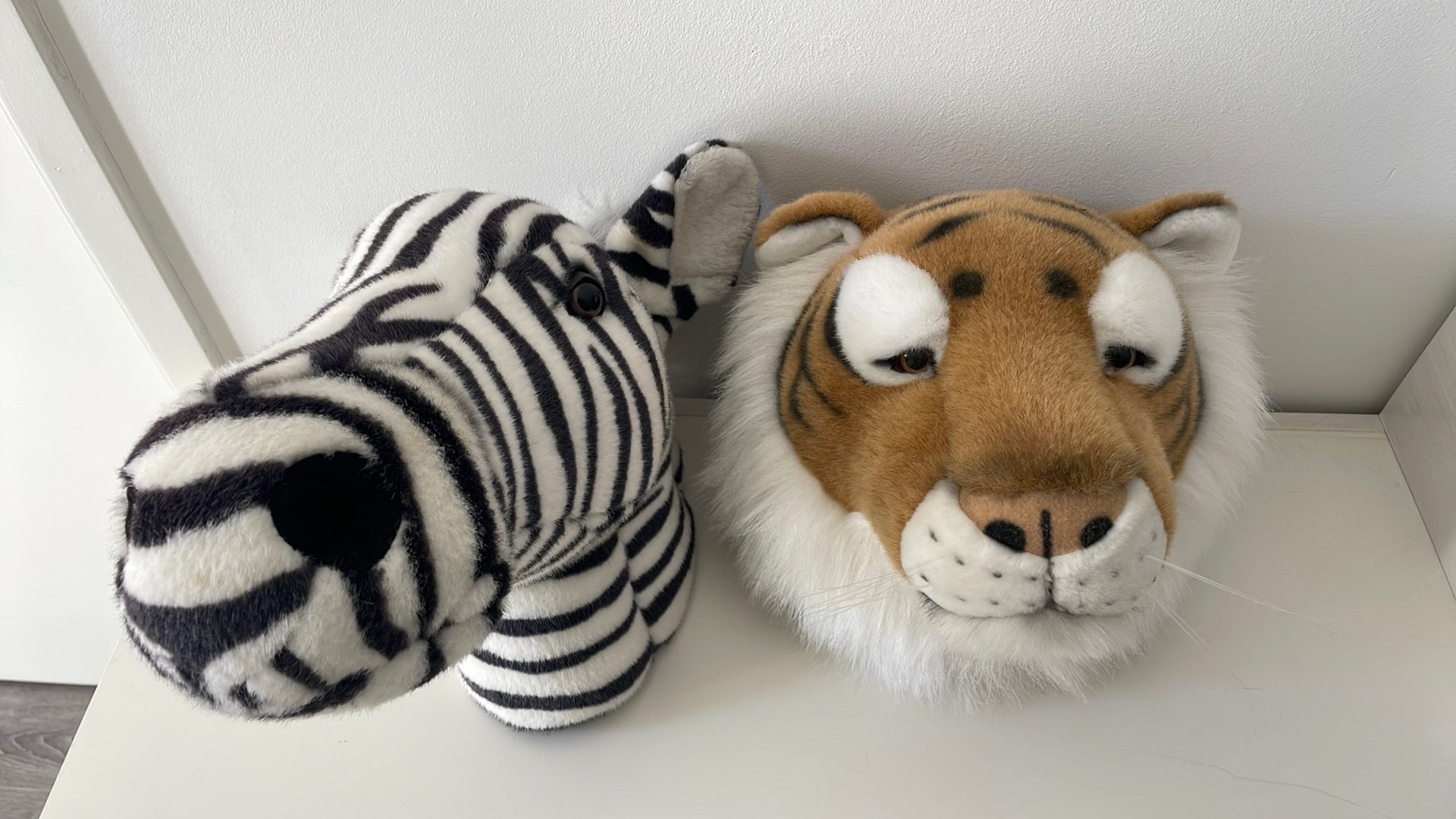 Dierenkoppen Zebra en tijger, Ophalen of Verzenden, Zo goed als nieuw, Wanddecoratie