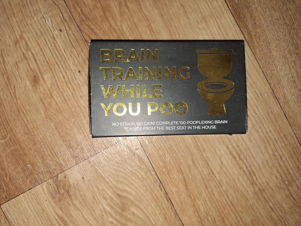 Brain Training While You Poo - 100 hersenkrakers, Ophalen of Verzenden, Zo goed als nieuw, Overige typen