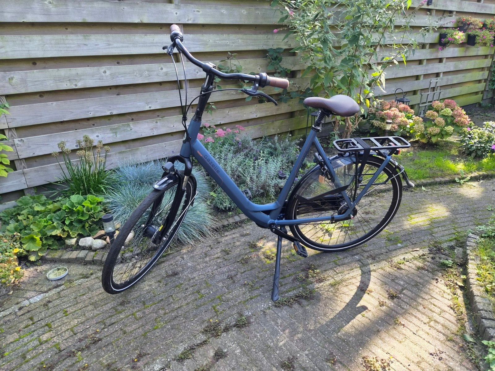 Gazelle Orange C7+ – mat blauw – maat L61, Ophalen, Versnellingen, 56 cm of meer, Zo goed als nieuw
