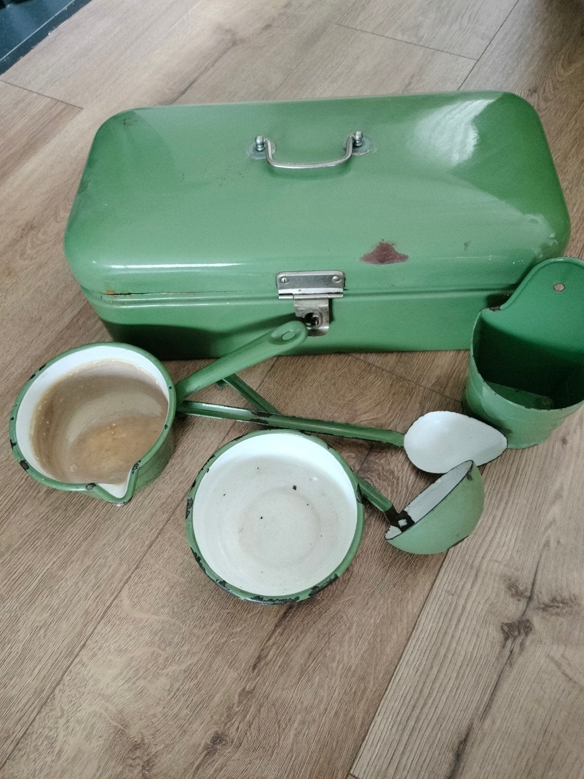 Broodtrommel zeepbakje pannetjes en 2 sleefen, Ophalen of Verzenden