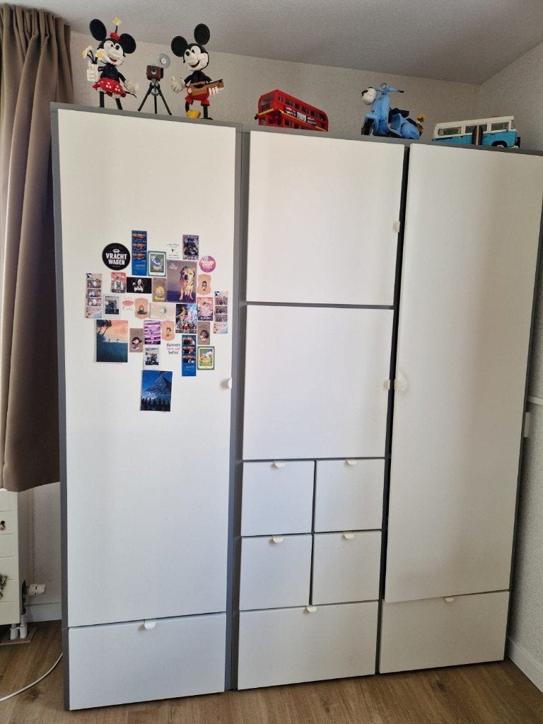 IKEAS VISTHUS Kledingkast in grijs/wit, 150 tot 200 cm, Zo goed als nieuw, 150 tot 200 cm, Overige houtsoorten
