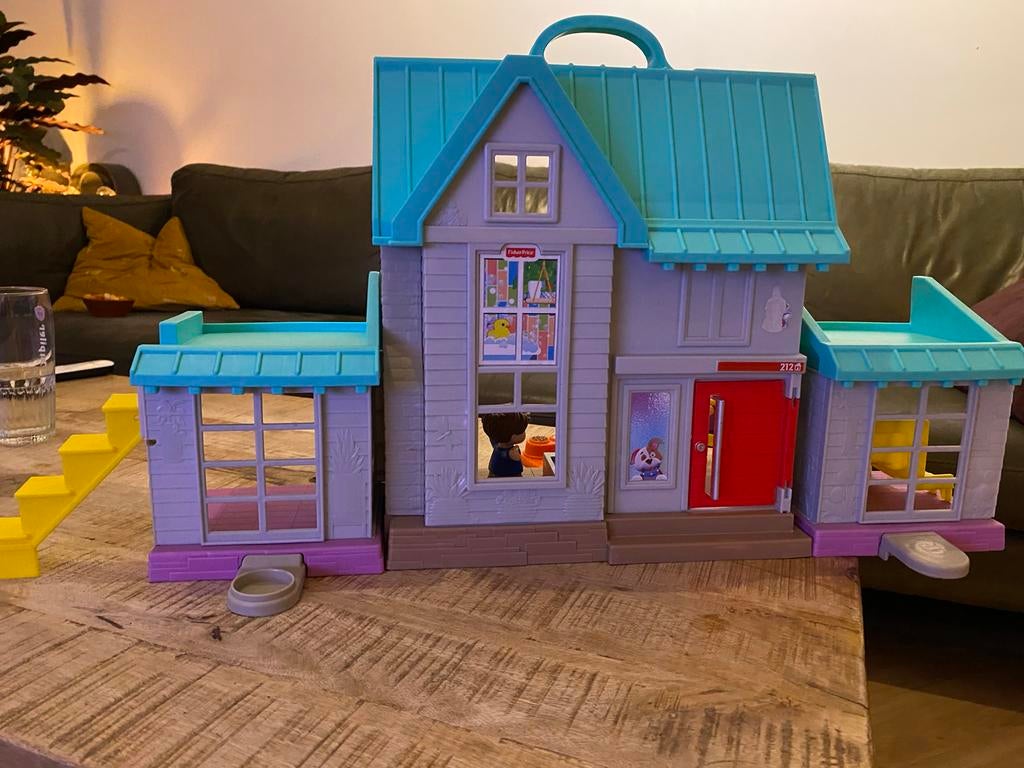 Fischer Price Poppenhuis met accessoires, Kinderen en Baby's, Speelgoed | Poppenhuizen, Ophalen of Verzenden, Gebruikt, Poppenhuis