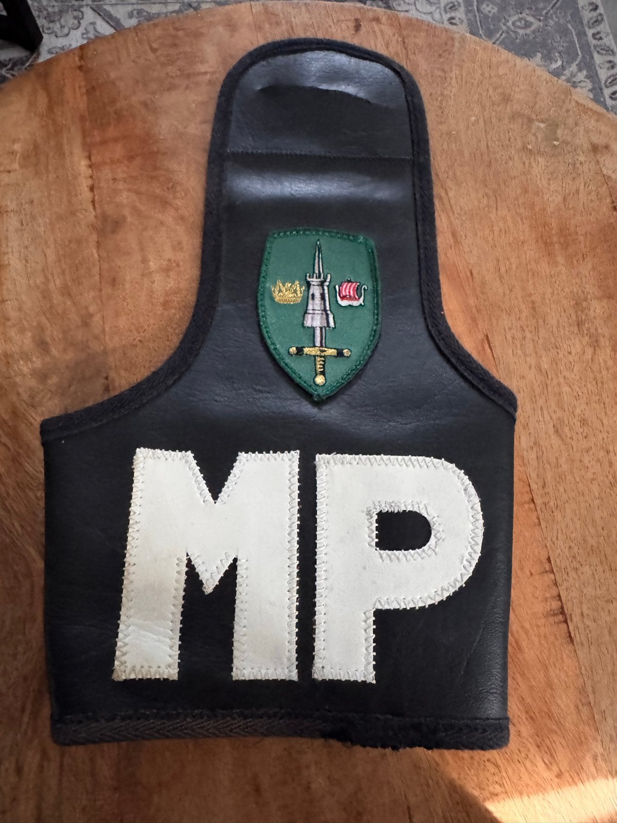 Originele MP band Marechaussee, Verzamelen, Ophalen of Verzenden, Marechaussee, Nederland, Kleding of Schoenen