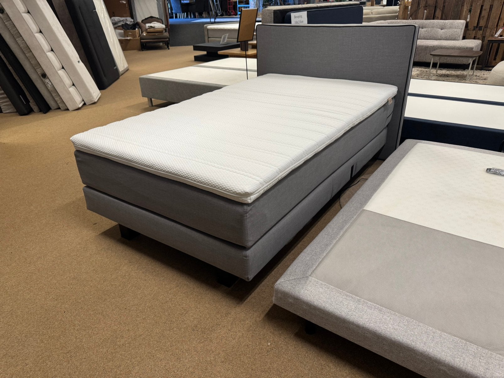 Boxspring Elektrisch 120x200cm Grijs Direct/Leverbaar E-7411, Ophalen, #Boxspring#Grijs#120#Stof#Bedden#Twijfelaar#Elektrisch