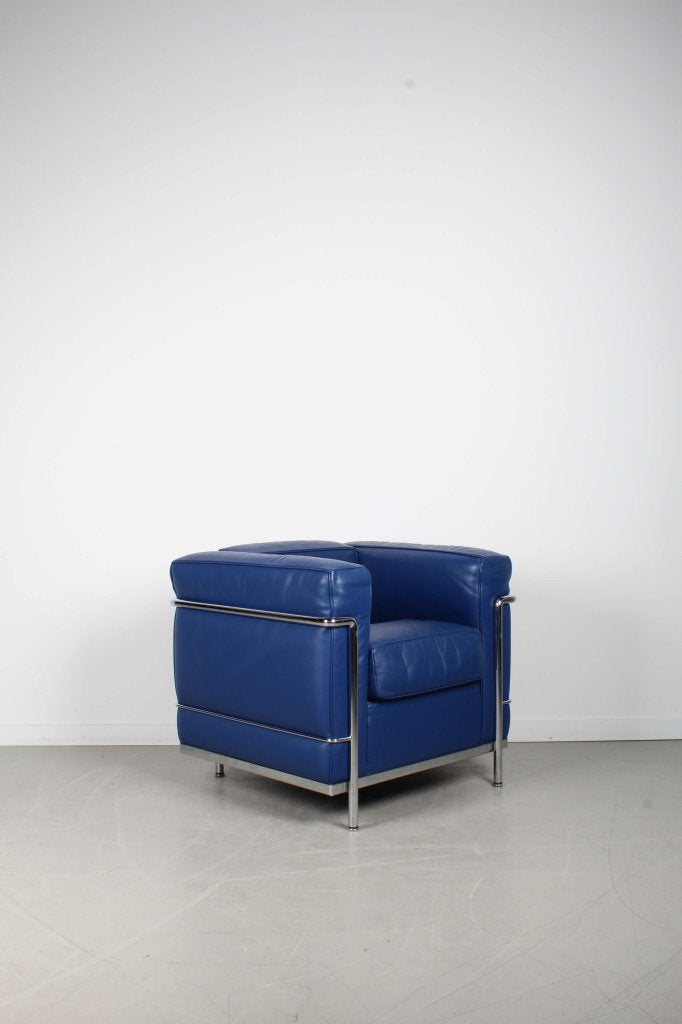 1x Cassina LC2 Le Corbusier Fauteuil Blauw Leer – Chroom, Niet ingevuld, Minder dan 75 cm, Niet ingevuld, Ophalen of Verzenden
