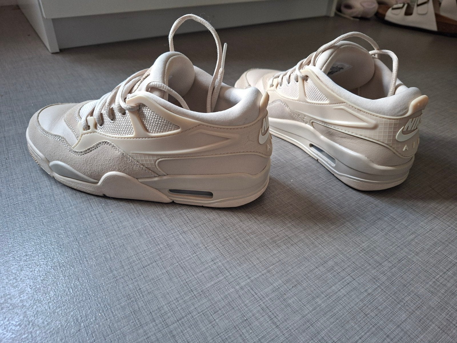 Zgan beige zandkleurige nike Jordan 38,5, Kleding | Dames, Nike Air Jordan, Beige, Ophalen of Verzenden, Sneakers of Gympen