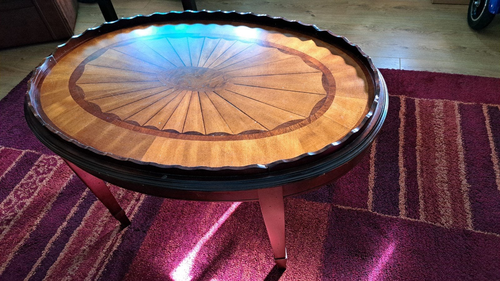 Ovale Salontafel Engels met waaiervormig blad., Ophalen