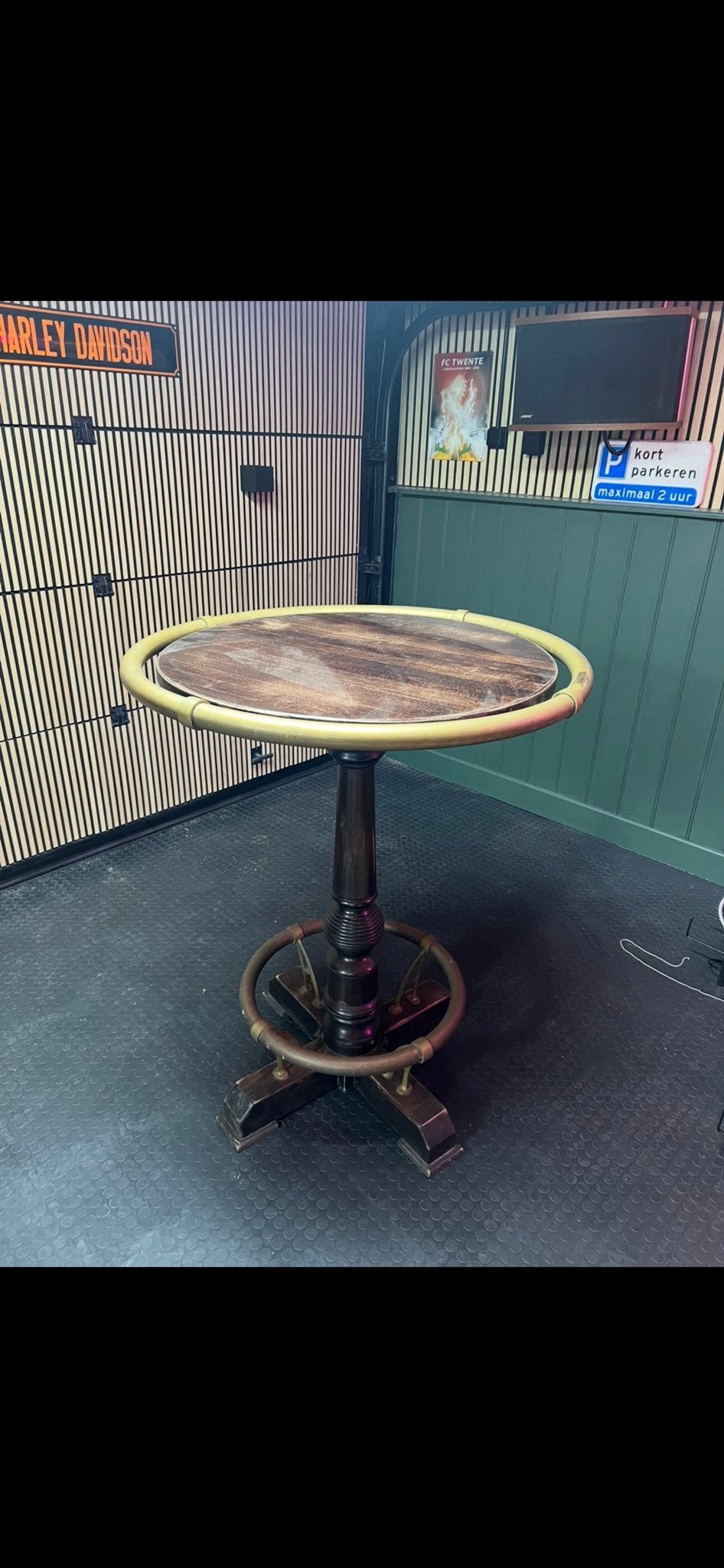 Vintage Sta Tafel met Messing Ring - Uniek Design, Huis en Inrichting, Ophalen of Verzenden, Gebruikt