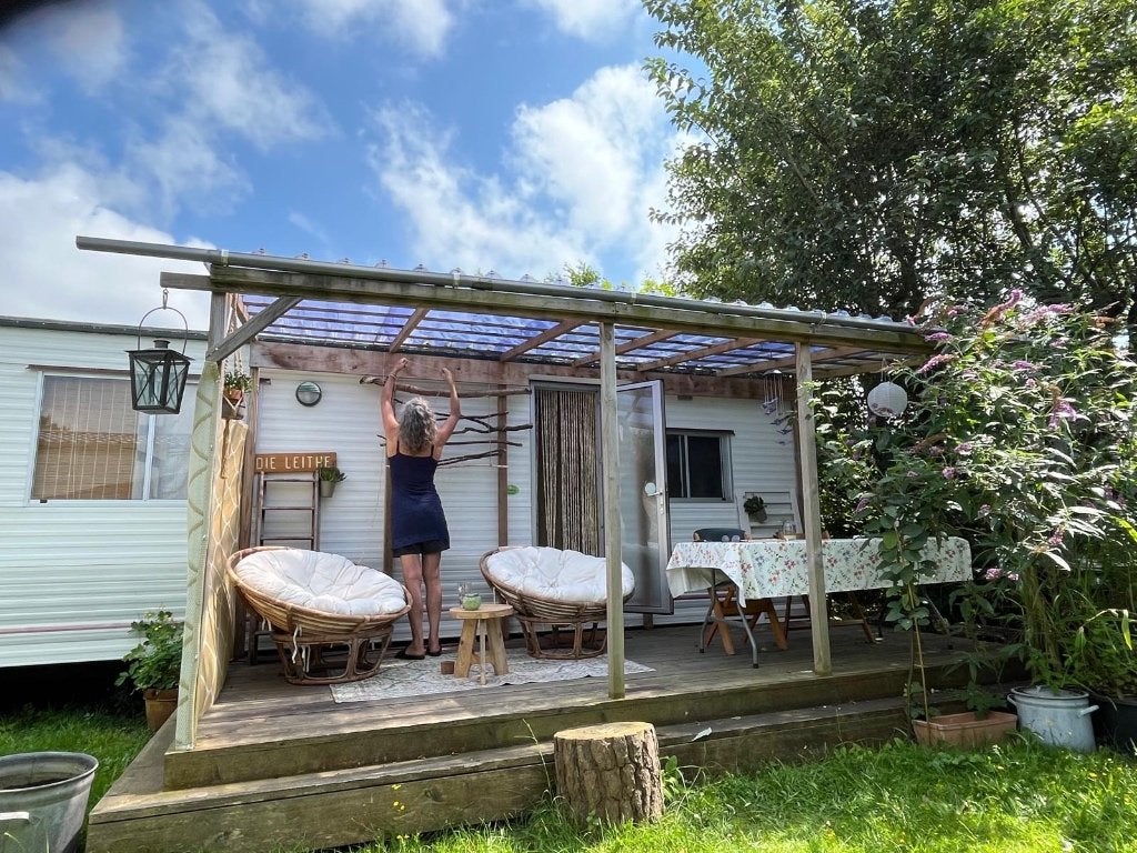 Stacaravan 9,5x3m compleet met terras en meubilair, Overige merken, Particulier, Oven, Frans bed
