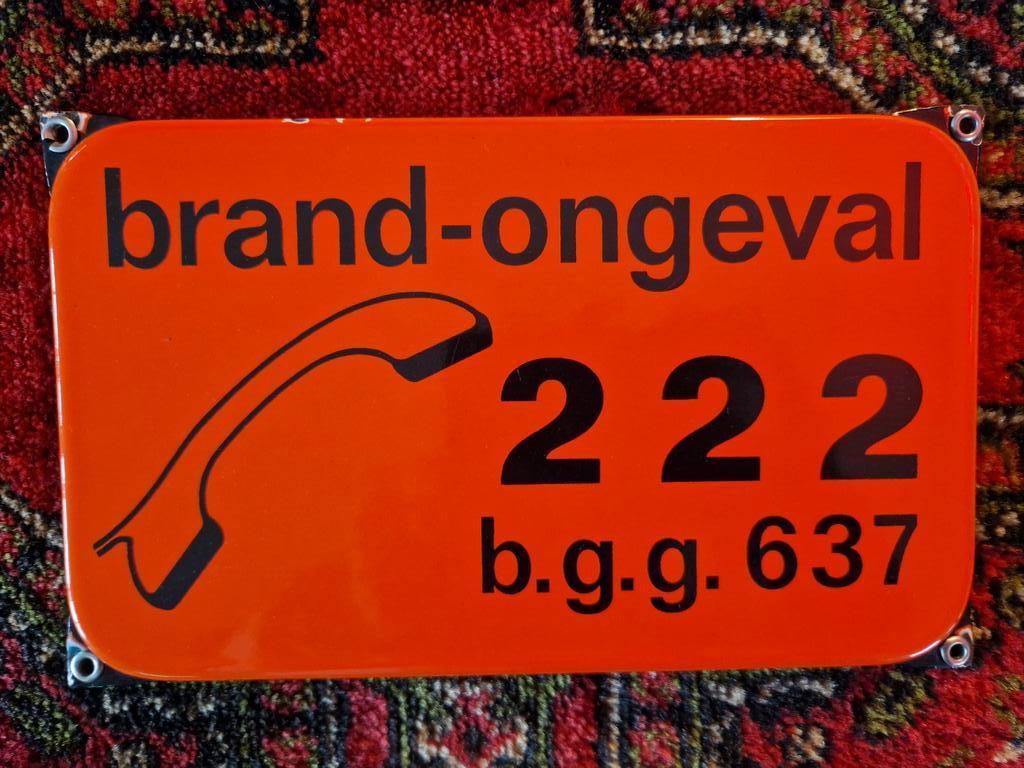Emaillebord brand ongeval 222, Eén persoon