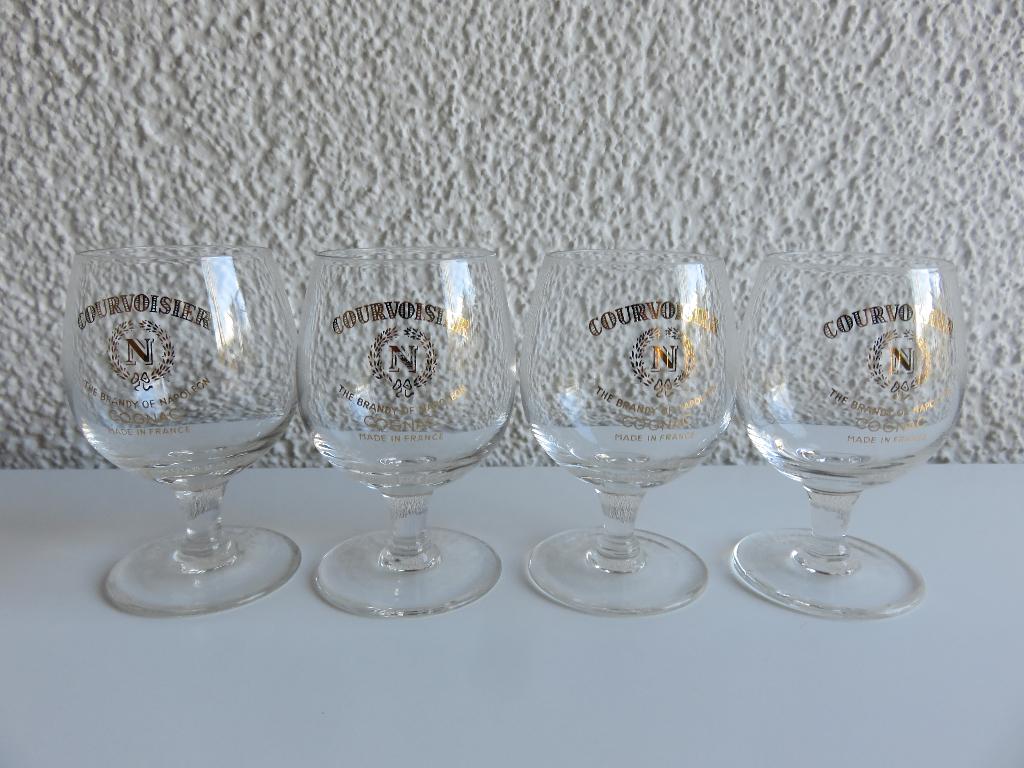 4 vintage Courvoisier cognacglazen, cognac merkglazen, Ophalen of Verzenden, Zo goed als nieuw, Borrel- of Shotglas