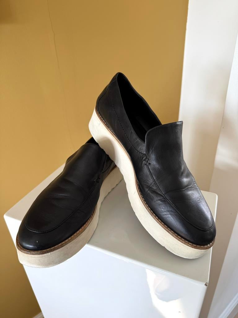 VINCE zwarte leren instappers schoenen zgan mt 40 CHCS, Kleding | Dames, Ophalen of Verzenden, Zo goed als nieuw, Vince, Instappers